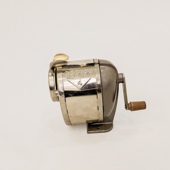 Boston wall mount pencil sharpener - Picture 3 of 3